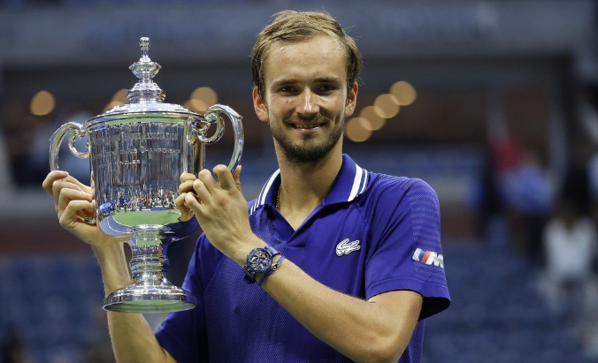 开云体育中国-SHR轻取100T，Elk开启传奇时刻鏖战多局半决赛，技惊四座