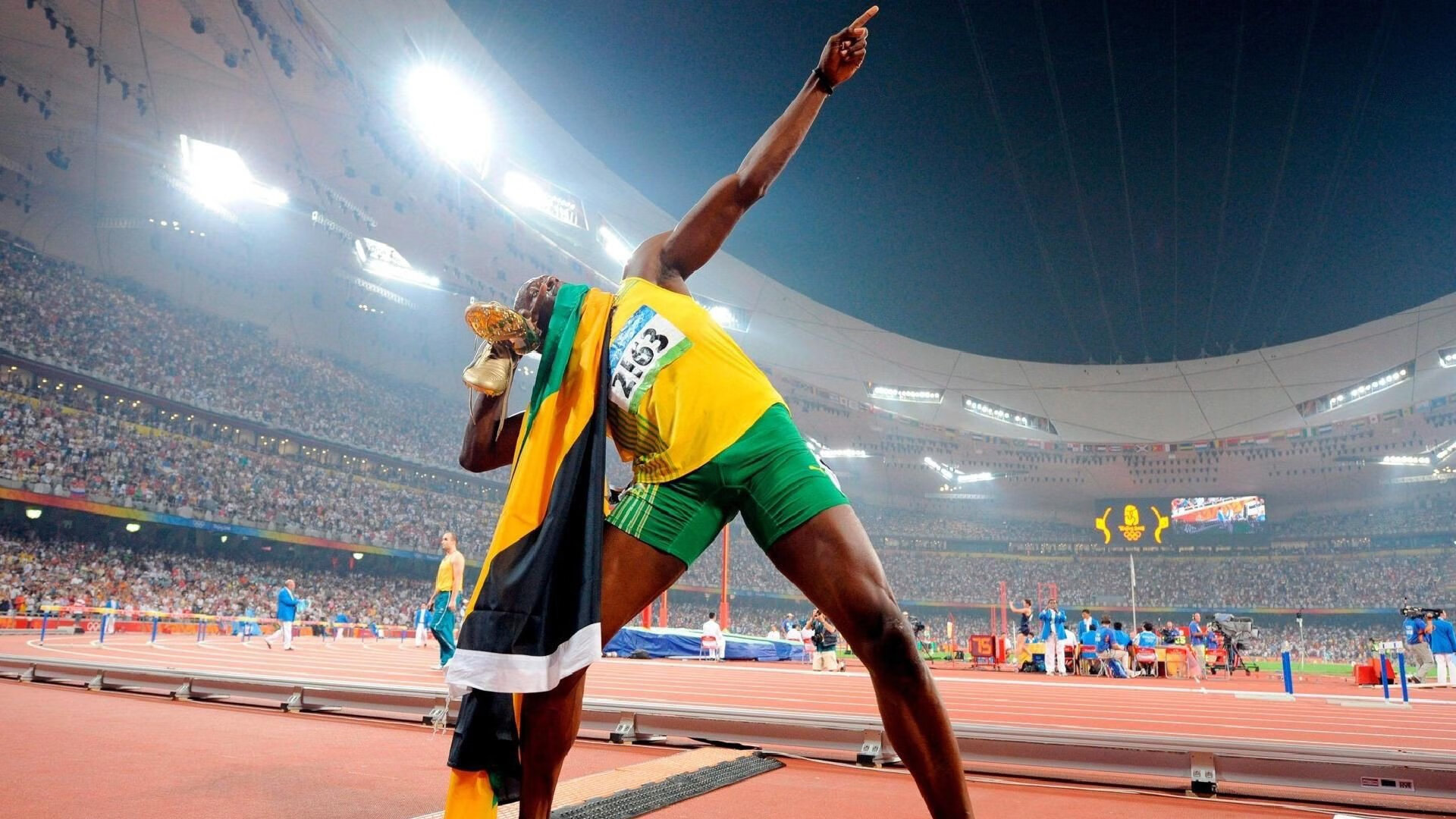 当F1引擎在巴林轰鸣时,我们却在谈论爱德华兹的大场面